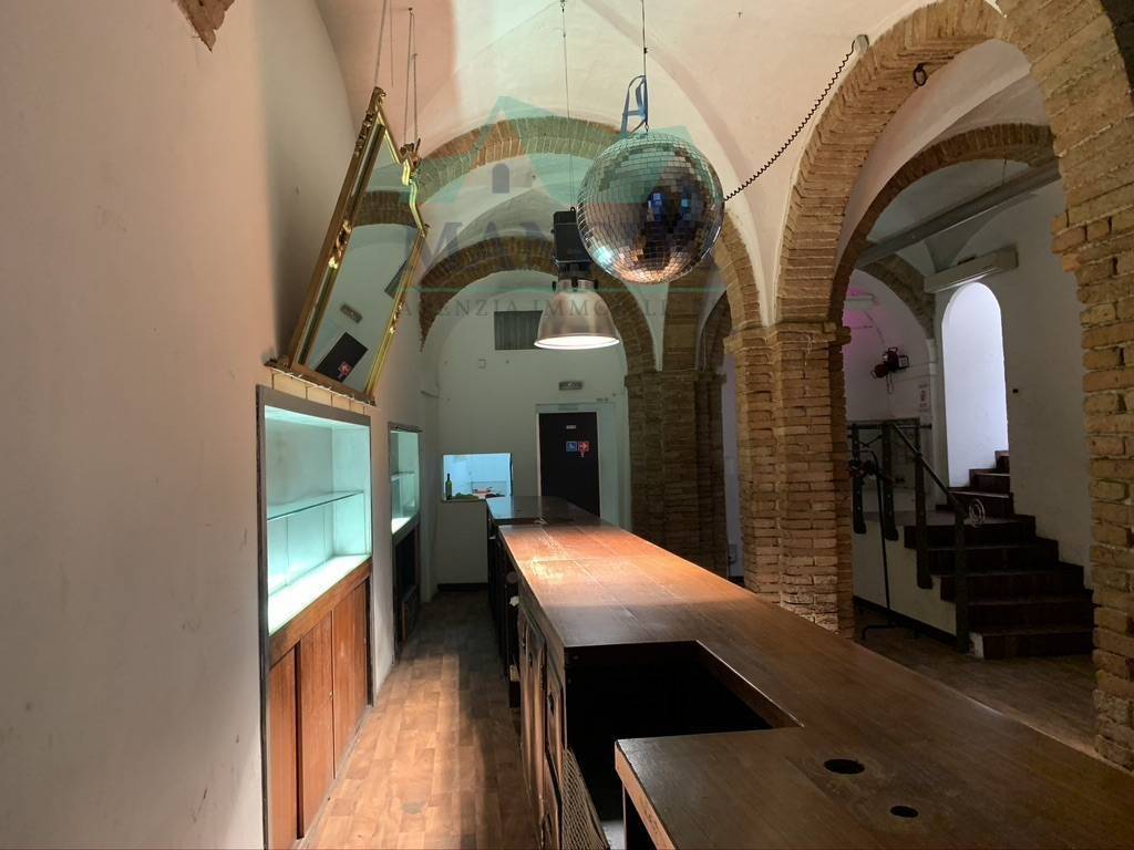 negozio in vendita a Jesi