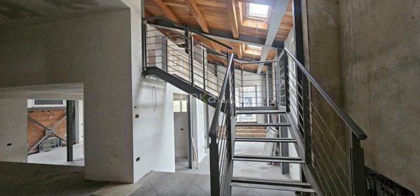 pentavano in vendita a Jesi