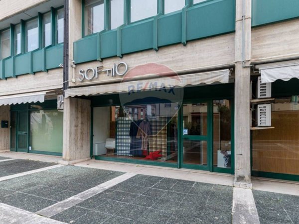 negozio in vendita a Jesi