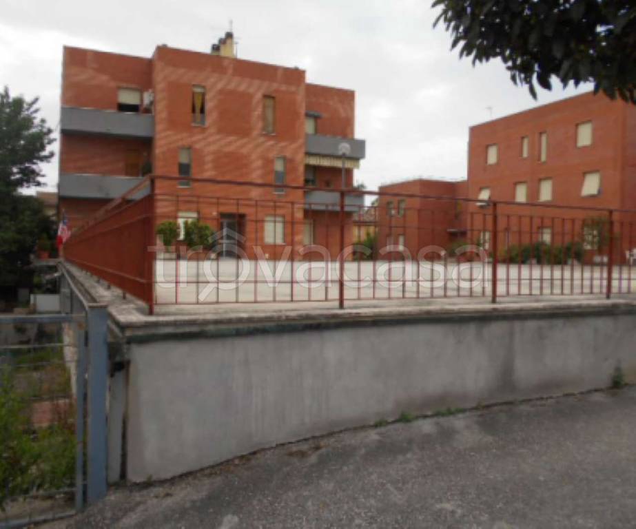 locale di sgombero in vendita a Jesi