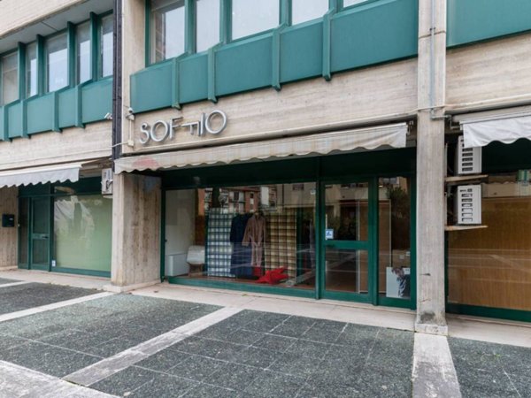negozio in vendita a Jesi