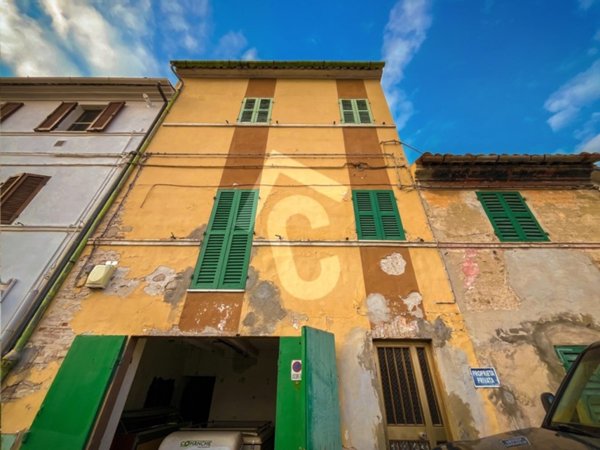 casa indipendente in vendita a Jesi