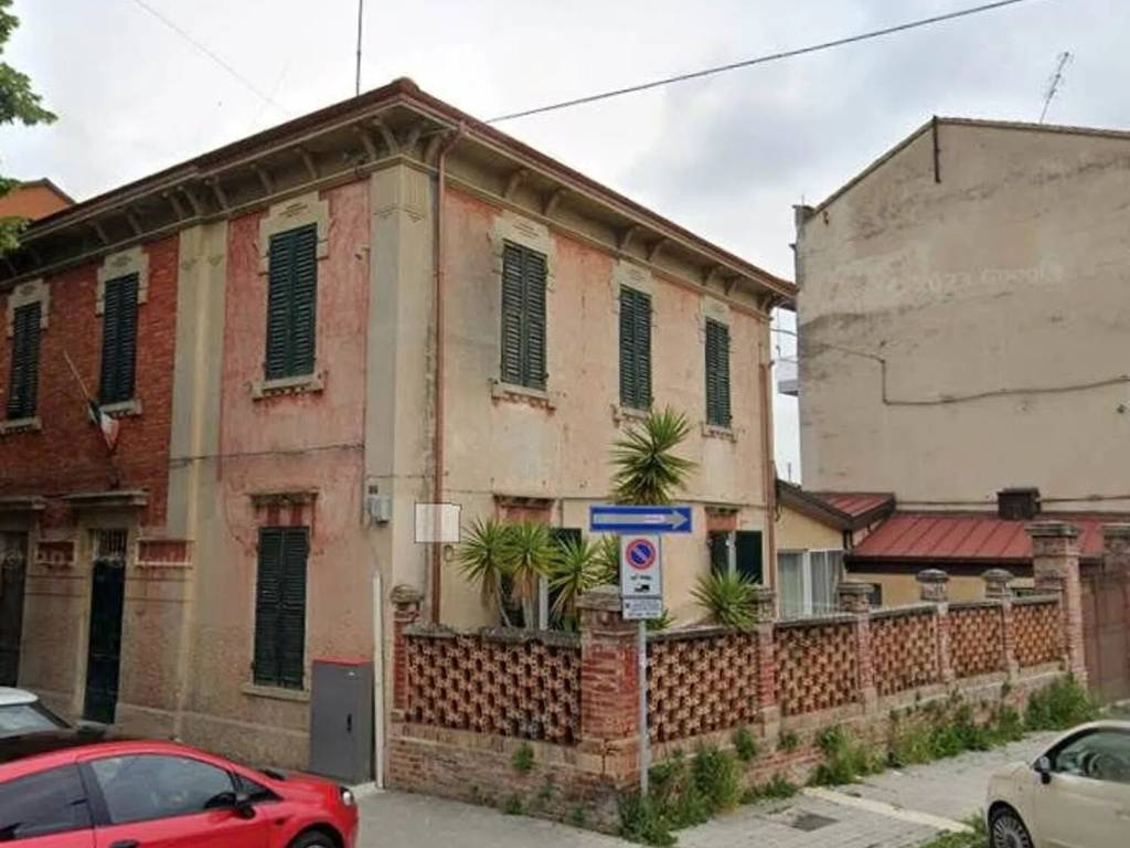 casa indipendente in vendita a Jesi
