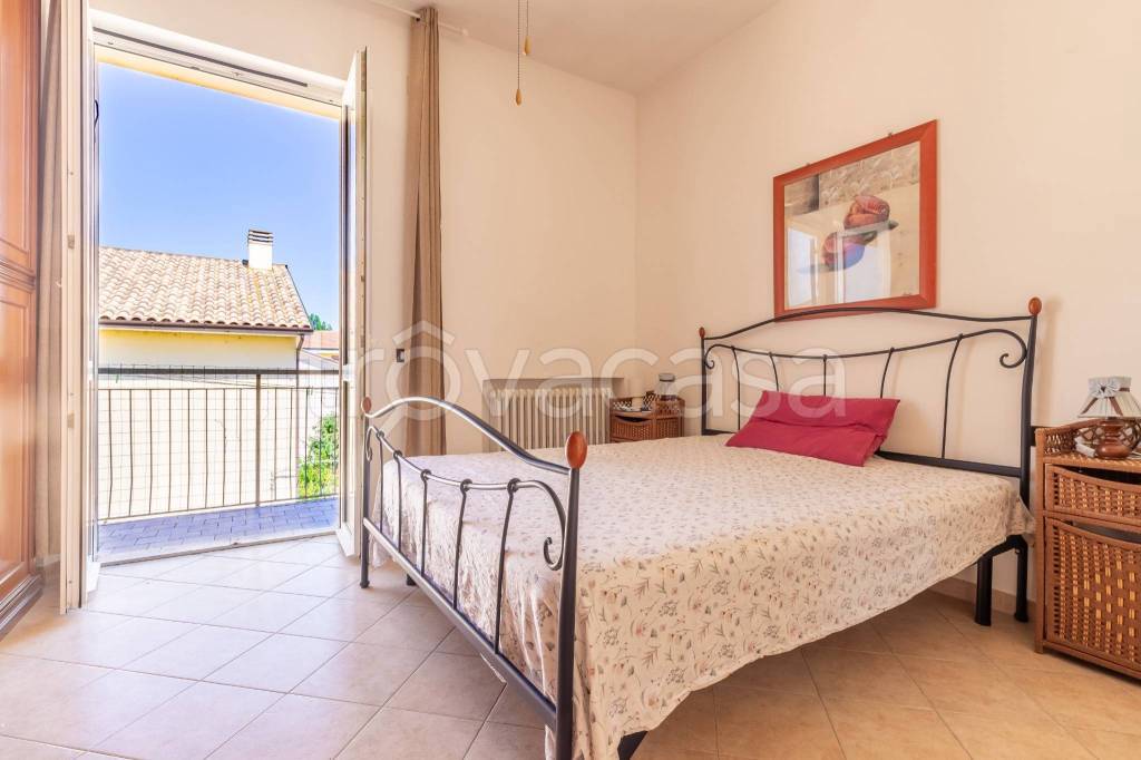 casa indipendente in vendita a Jesi
