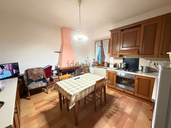 casa indipendente in vendita a Jesi