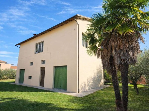 casa indipendente in vendita a Jesi