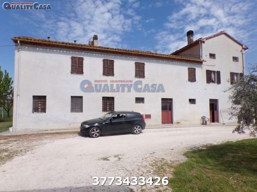 casa indipendente in vendita a Jesi