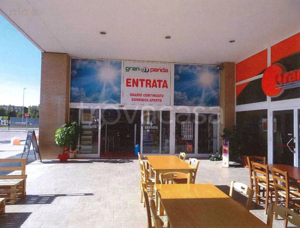 negozio in vendita a Jesi
