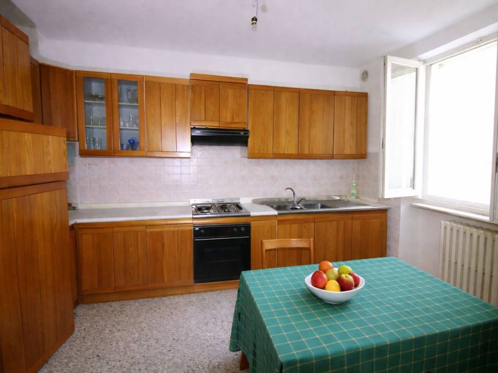 appartamento in vendita a Jesi in zona Santa Lucia