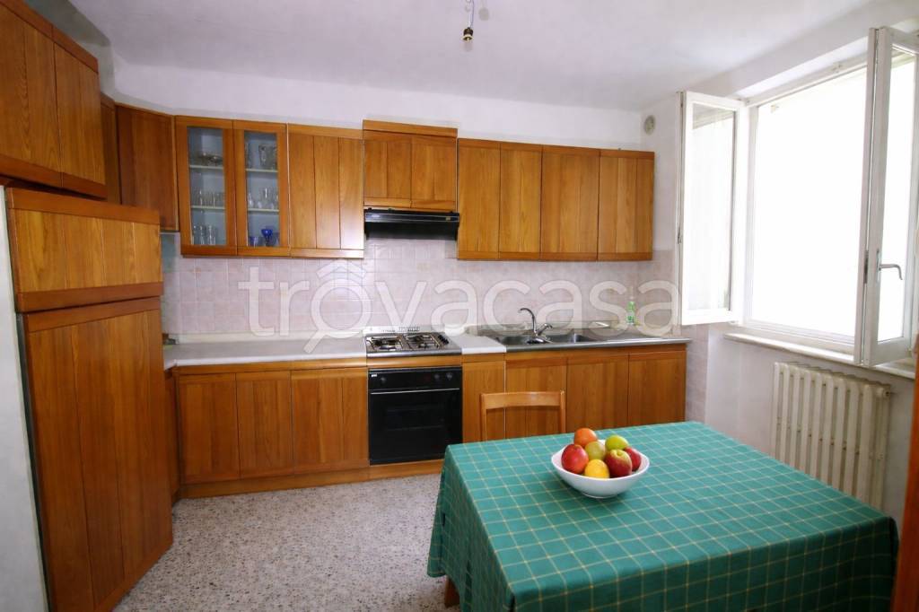 appartamento in vendita a Jesi in zona Santa Lucia