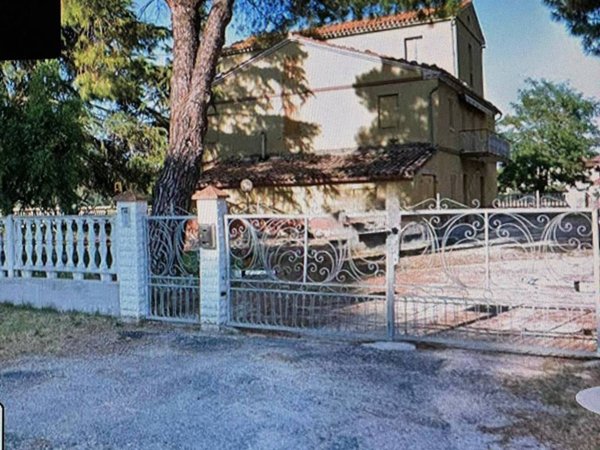 casa indipendente in vendita a Jesi