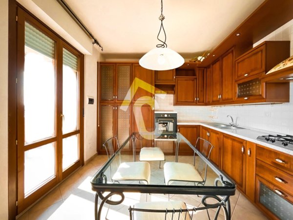 casa indipendente in vendita a Jesi
