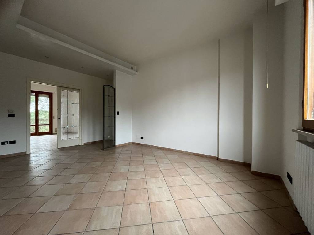 appartamento in vendita a Jesi in zona Tabano