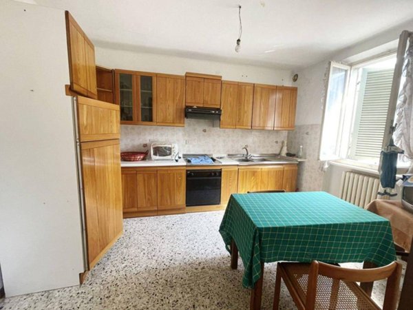 casa indipendente in vendita a Jesi in zona Santa Lucia