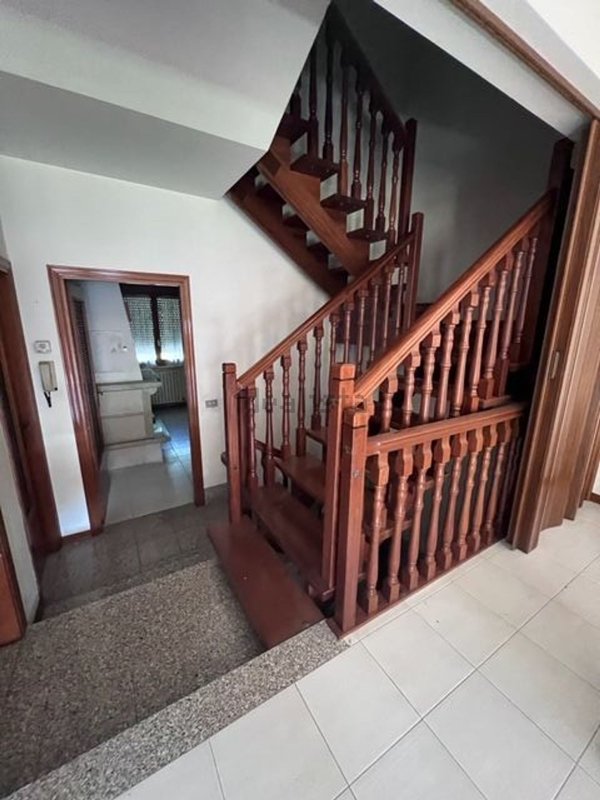 casa indipendente in vendita a Jesi