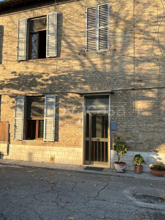 casa indipendente in vendita a Jesi