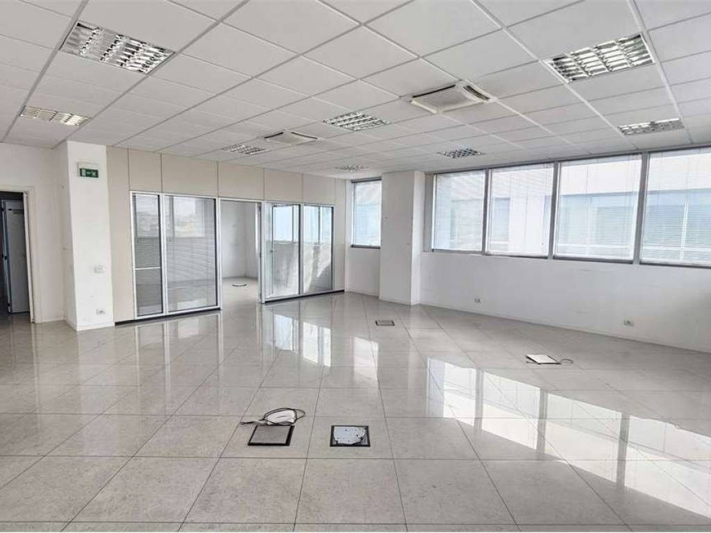 ufficio in vendita a Jesi