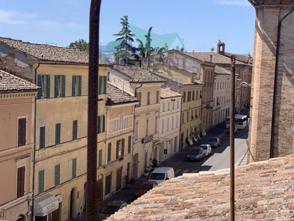 casa indipendente in vendita a Jesi