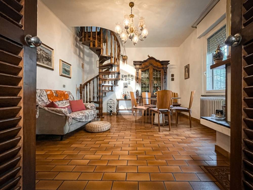 casa indipendente in vendita a Jesi