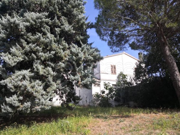 casa indipendente in vendita a Jesi in zona Santa Lucia