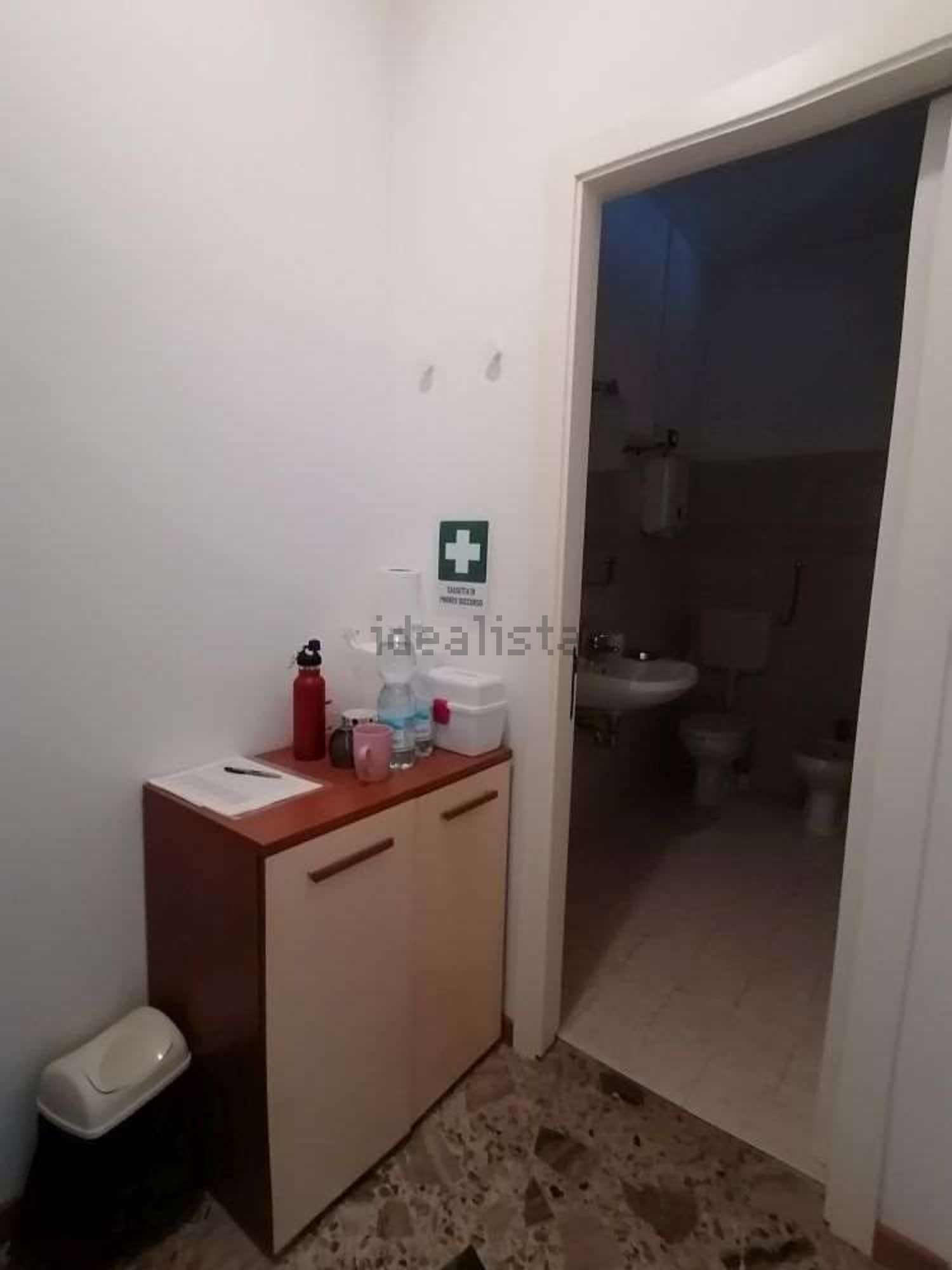 locale commerciale in vendita a Jesi