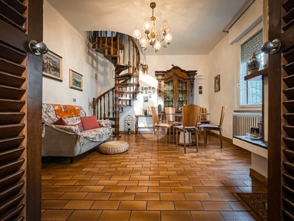 casa indipendente in vendita a Jesi