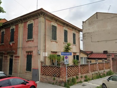 casa indipendente in vendita a Jesi