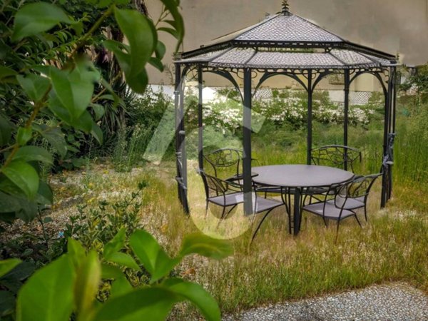 casa indipendente in vendita a Jesi