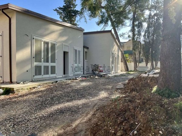 casa semindipendente in vendita a Jesi
