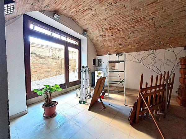 ufficio in vendita a Jesi