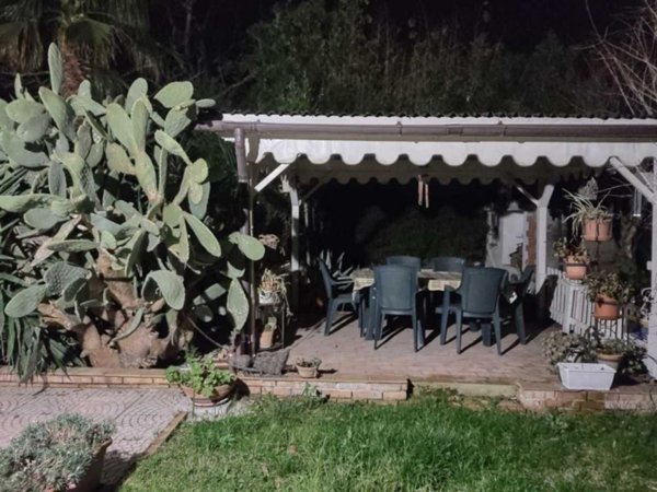 casa indipendente in vendita a Jesi