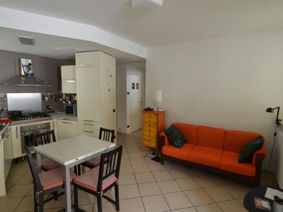 casa indipendente in vendita a Jesi