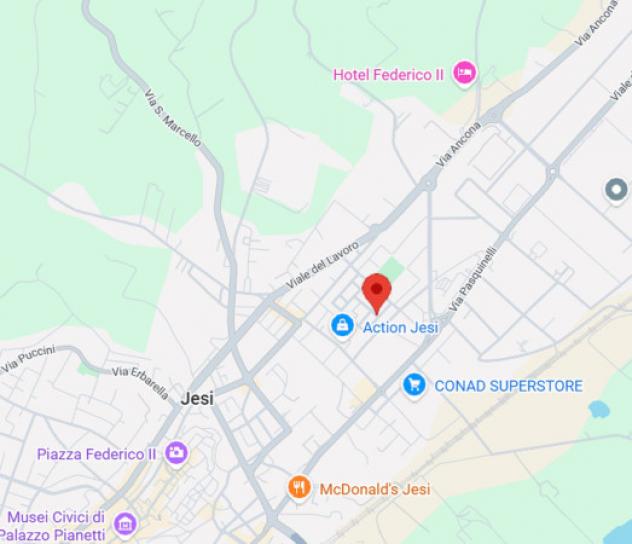 locale commerciale in vendita a Jesi