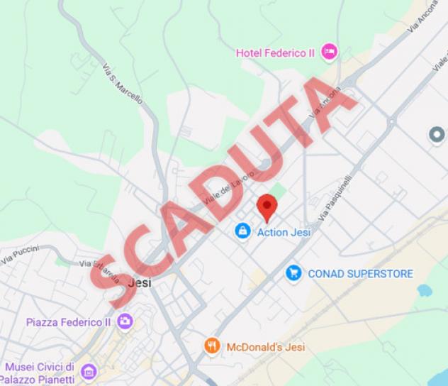 locale commerciale in vendita a Jesi