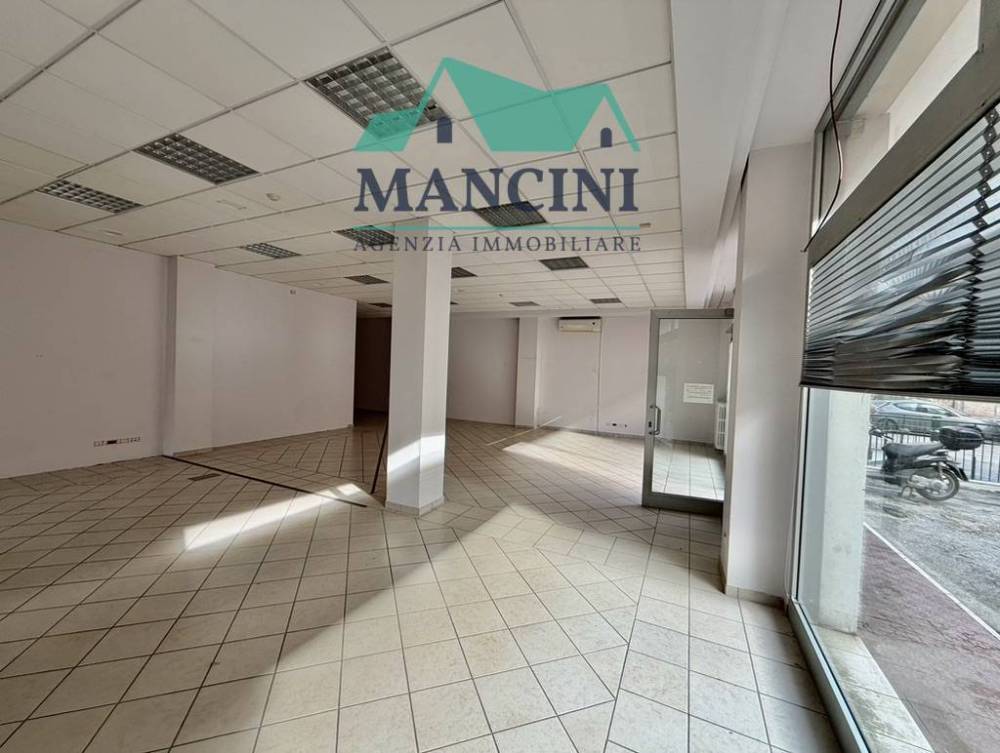 negozio in vendita a Jesi