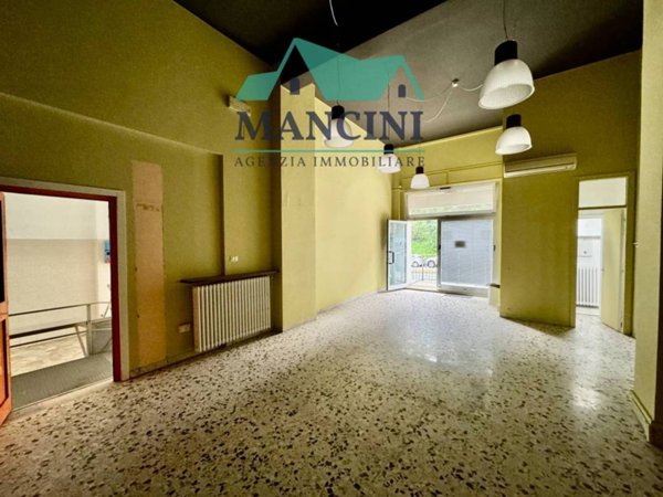 negozio in vendita a Jesi
