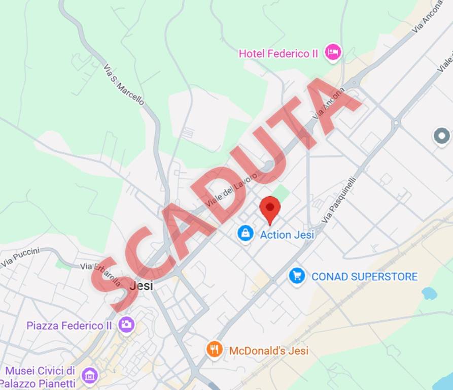 locale commerciale in vendita a Jesi