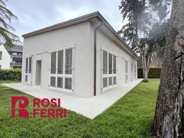 casa indipendente in vendita a Jesi