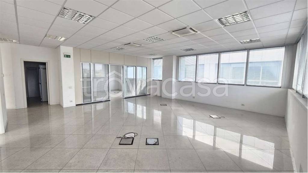 ufficio in vendita a Jesi