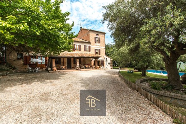 casale in vendita a Jesi