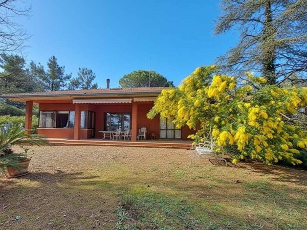 casa indipendente in vendita a Jesi