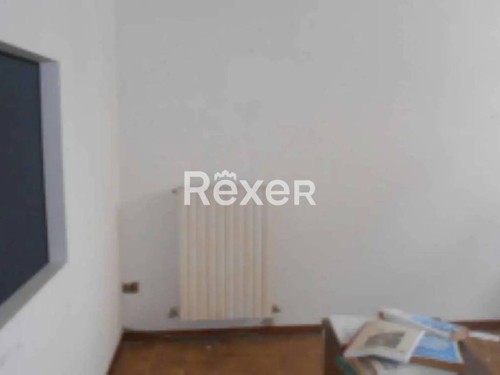 locale commerciale in vendita a Jesi