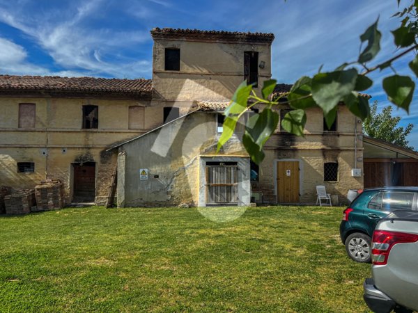 casa indipendente in vendita a Jesi