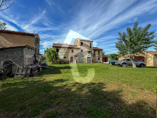 casa indipendente in vendita a Jesi