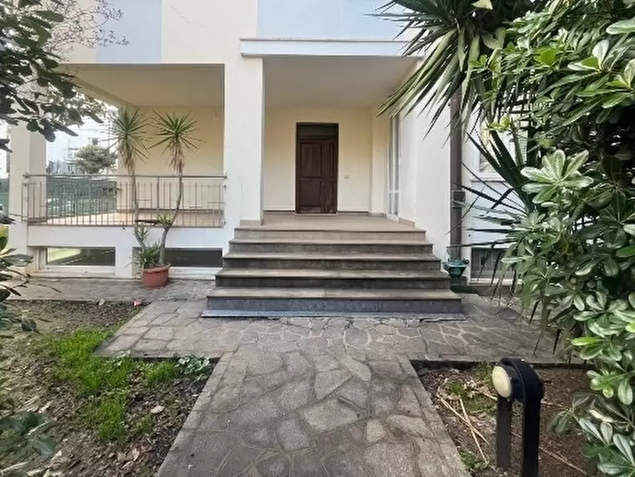 casa indipendente in vendita a Jesi