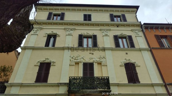 ufficio in vendita a Jesi