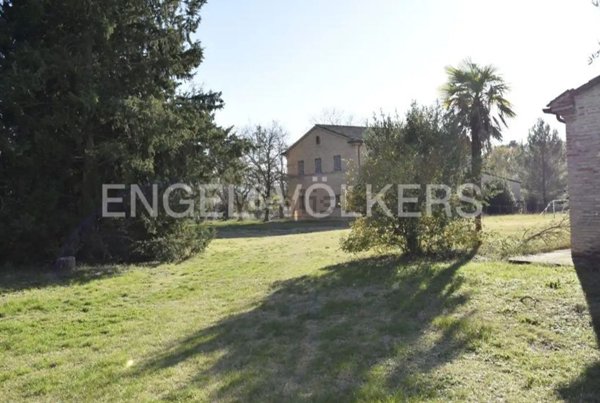 locale di sgombero in vendita a Jesi