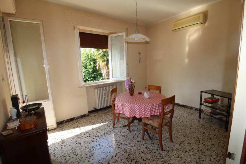 casa indipendente in vendita a Jesi