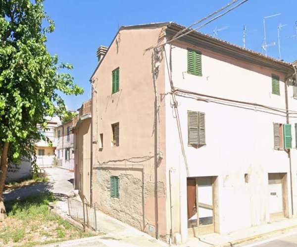 casa indipendente in vendita a Jesi