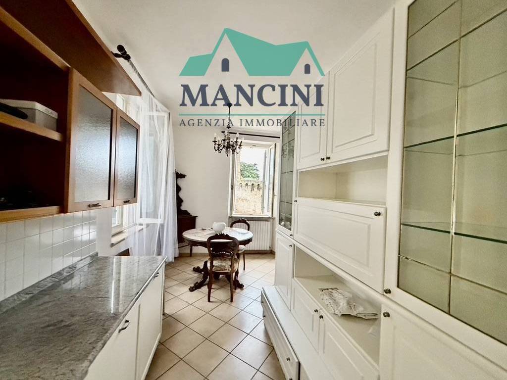 casa indipendente in vendita a Jesi